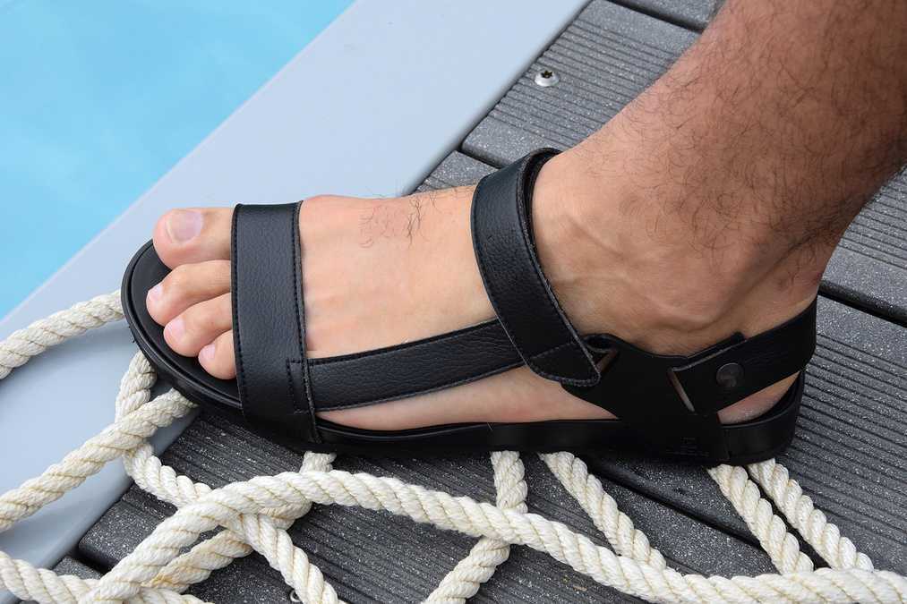 chaussures homme ouvertes